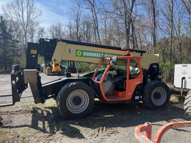 2016 JLG 1255