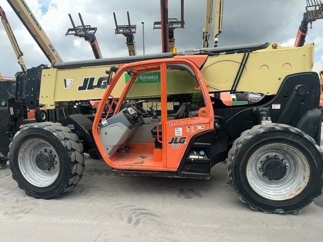 2019 JLG 1055-2