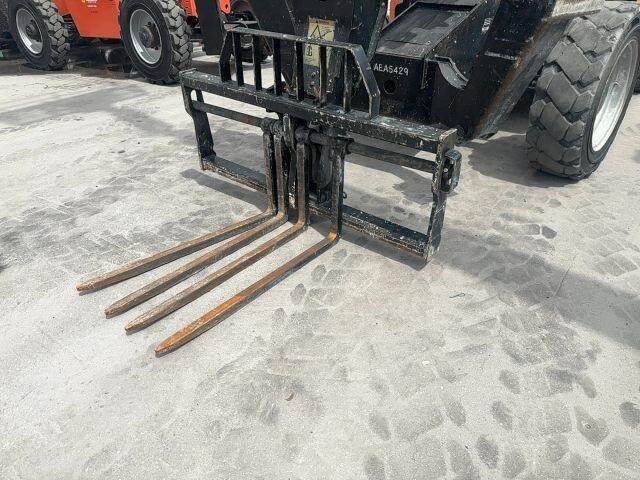2019 JLG 1055-27