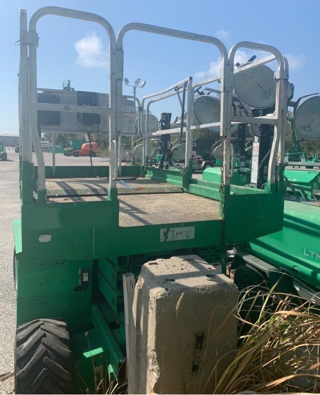 2014 JLG 260MRT-4