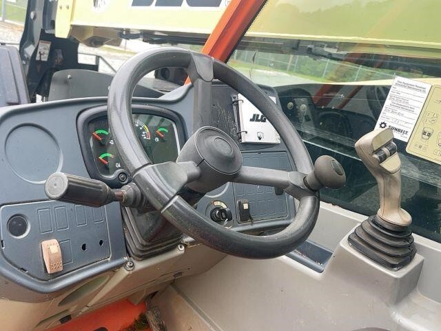 2018 JLG 742-17