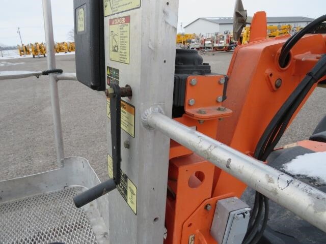 2019 JLG T350-17