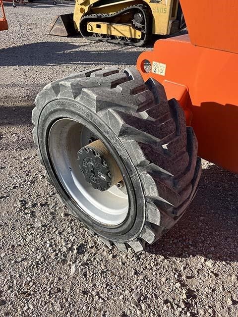 2018 JLG 800AJ-9