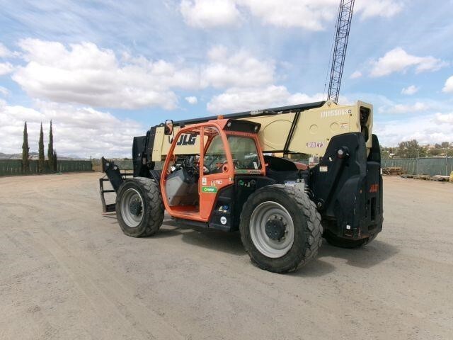 2017 JLG 1055-3