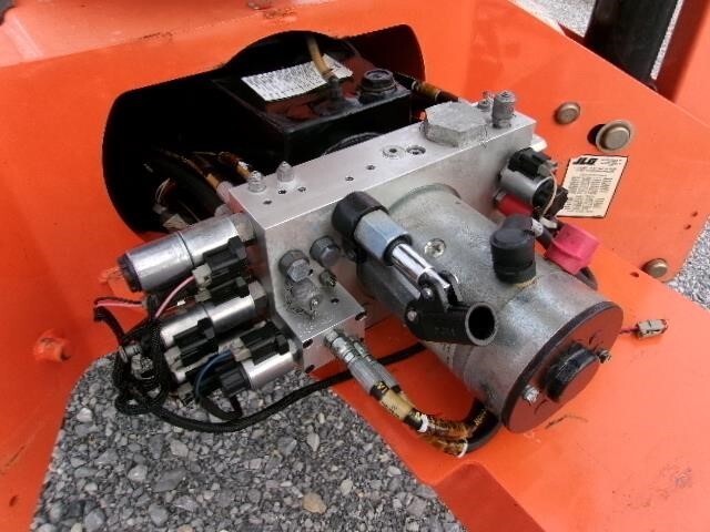 2019 JLG T500J-19