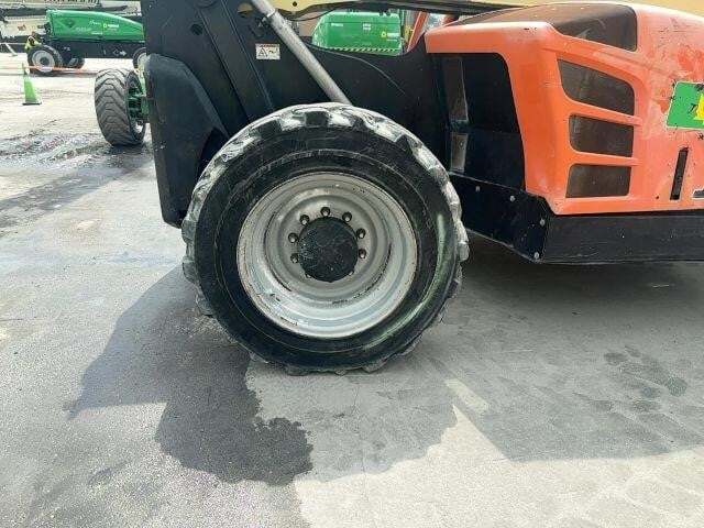 2019 JLG 1055-11
