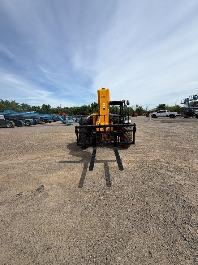 2019 JCB 507-42-9