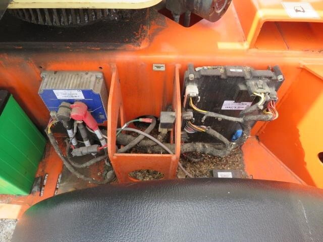 2019 JLG T350-10
