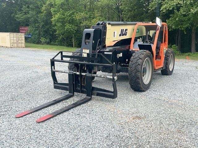 2018 JLG 742