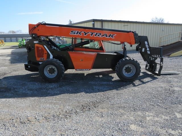 2025 SkyTrak 6042-6