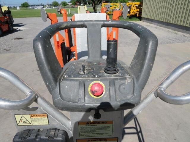 2018 JLG T500J-10