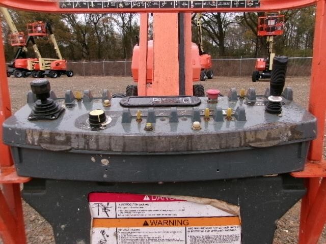 2017 JLG 460SJ-6