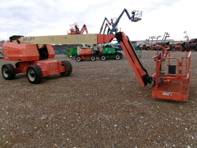 2017 JLG 660SJ-3