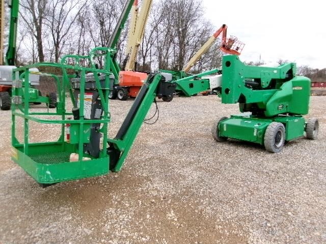 2015 JLG E400AJPN