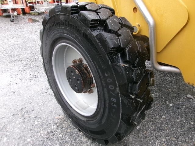 2019 CAT TL1055D-10