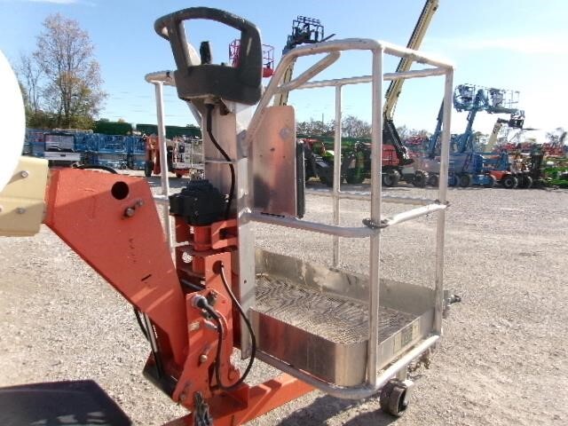 2018 JLG T350-10