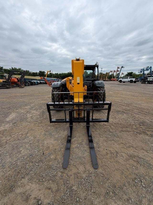 2019 JCB 509-42-8