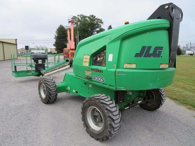 2015 JLG 400S-8
