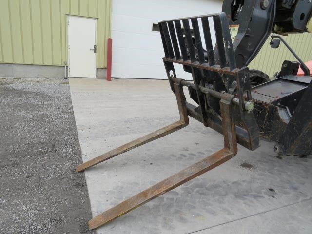 2017 JLG 1055-15