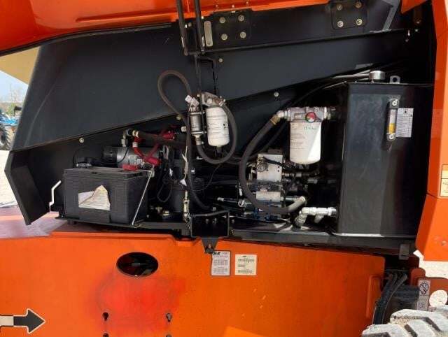 2017 JLG 660SJ-16