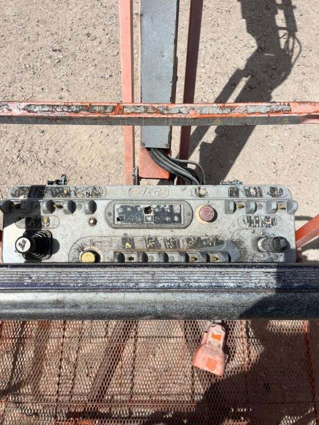 2017 JLG 660SJ-18