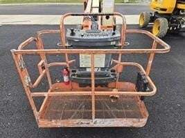 2013 JLG E450AJ-2