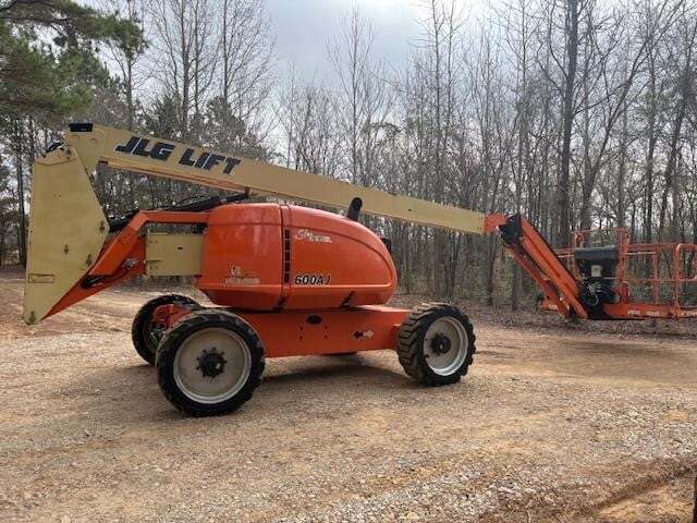 2016 JLG 600AJ-4