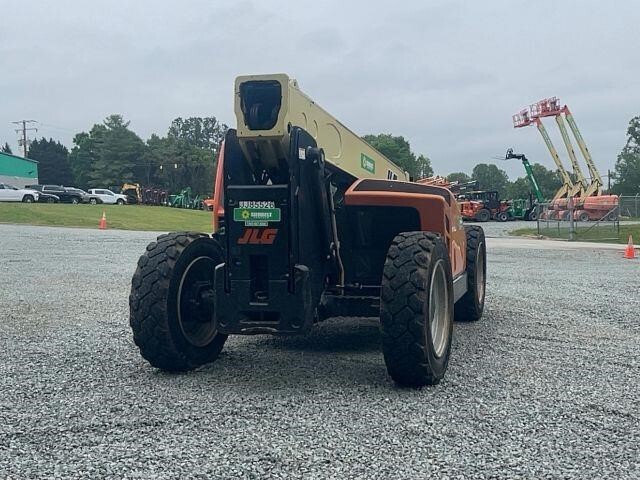 2018 JLG 742-4