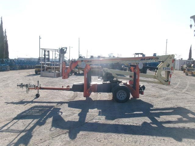 2019 JLG T350