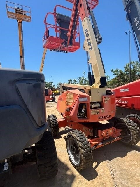 2018 JLG 340AJ