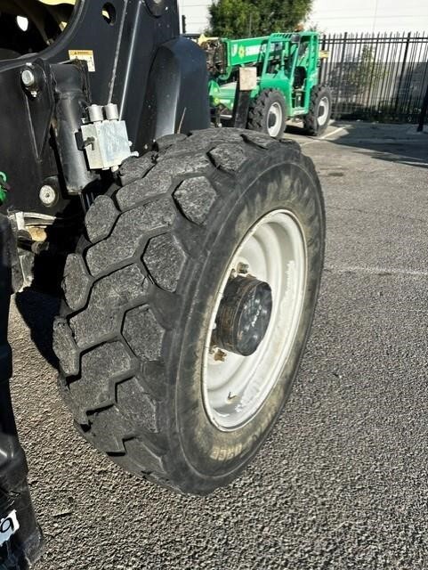 2016 JLG 1255-8