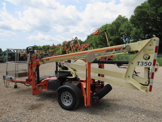 2019 JLG T350-8