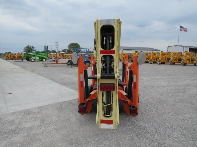 2019 JLG T350-7