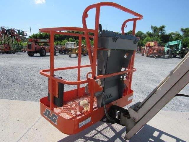 2013 JLG E450AJ-18