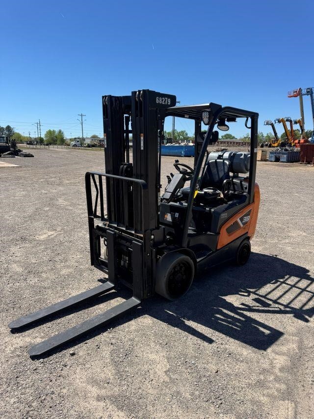 2021 Doosan GC30S-9