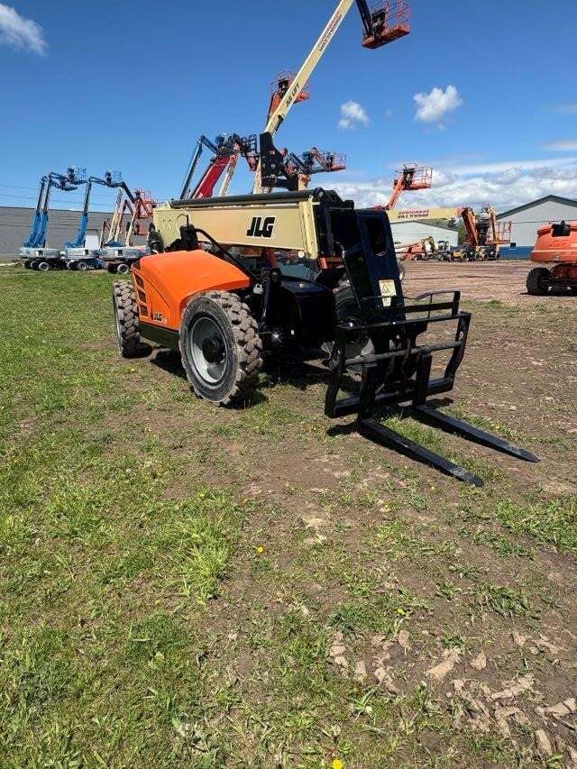 2018 JLG 943-7
