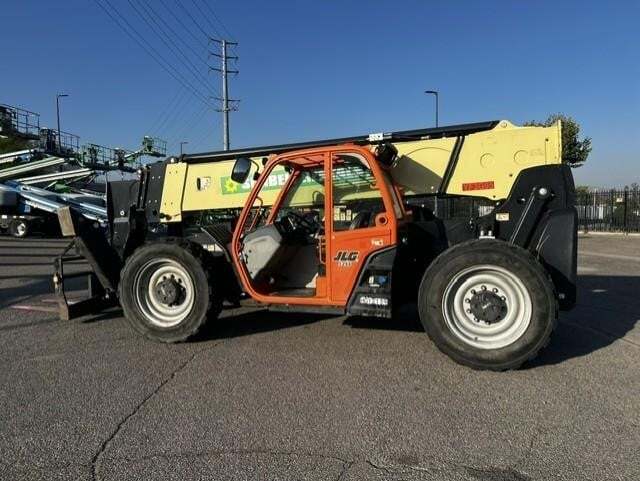 2016 JLG 1255