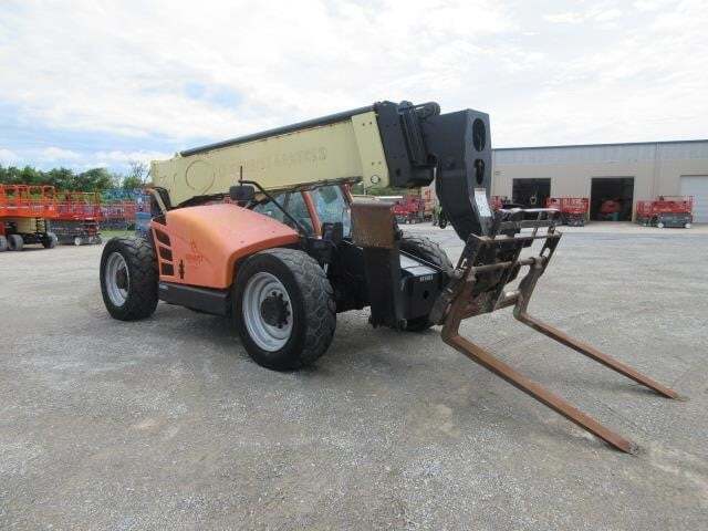 2017 JLG 1055-2