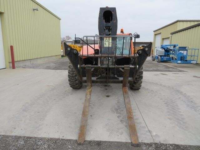 2017 JLG 1055-7