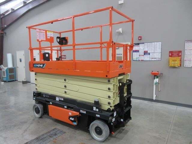 2025 JLG ES4046-3