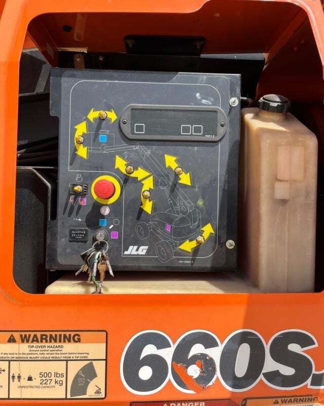 2017 JLG 660SJ-17