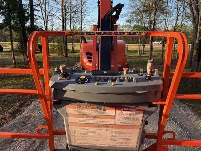2016 JLG 600AJ-12