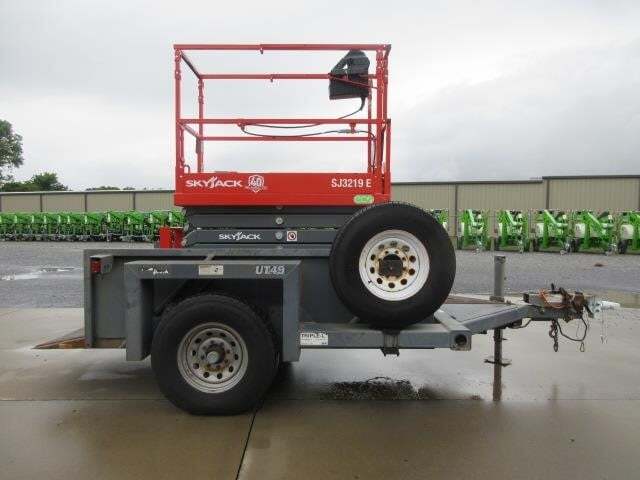 2012 JLG UT49-28