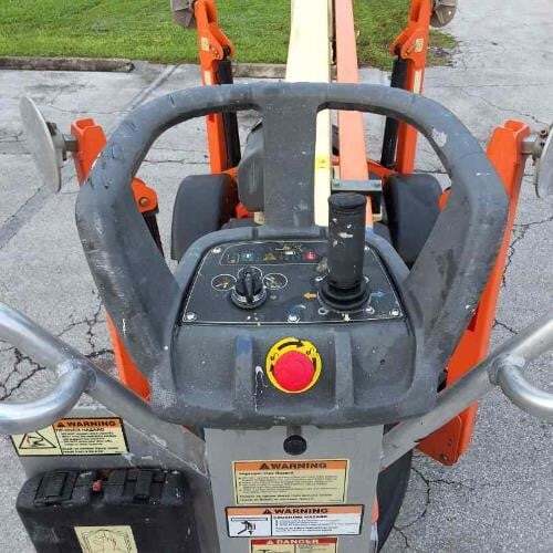 2018 JLG T350-13