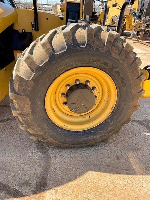 2019 CAT TL943D-18