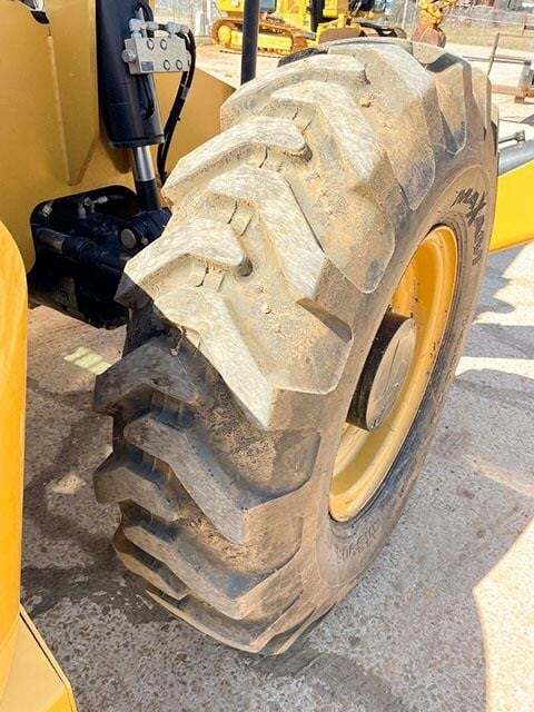 2019 CAT TL943D-19