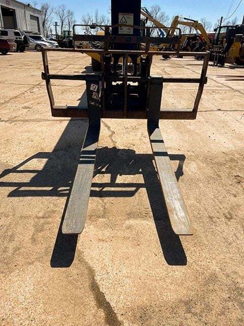 2019 CAT TL943D-27