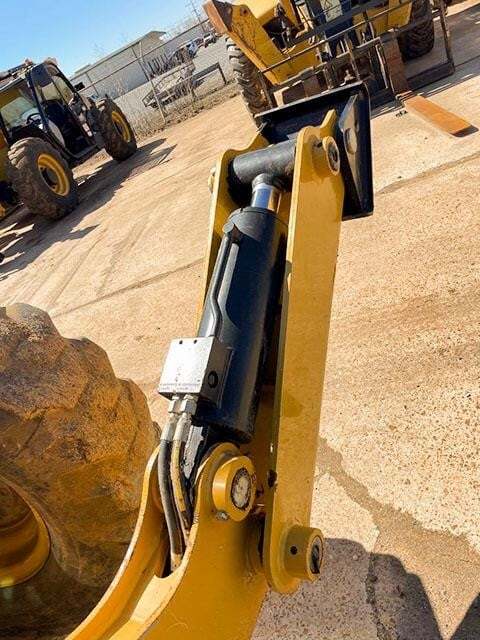 2019 CAT TL943D-36