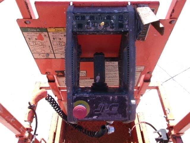 2018 JLG 2632ES-9