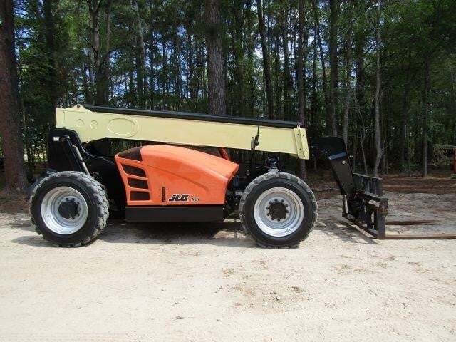 2019 JLG 943-4
